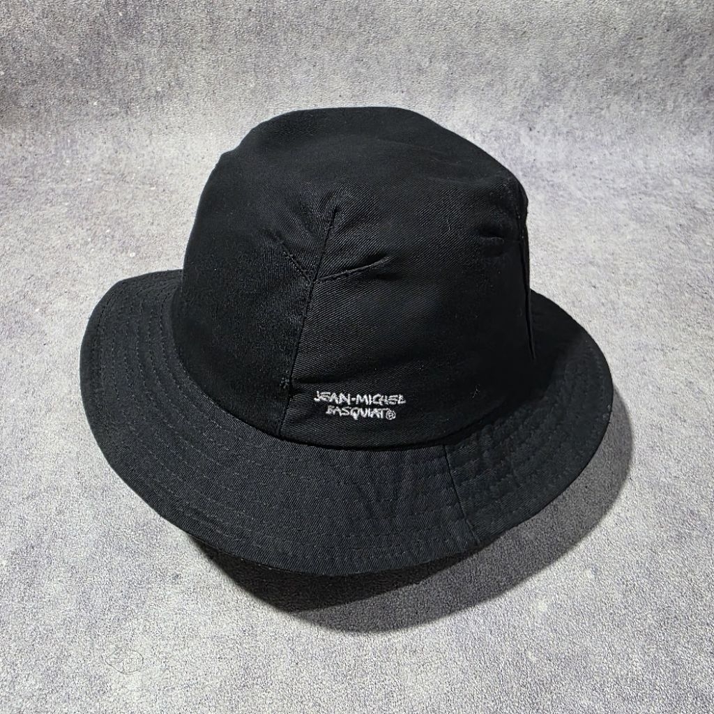 TOPI JEAN-MICHEL BASQUIAT BUCKET HATS OFFICIAL
