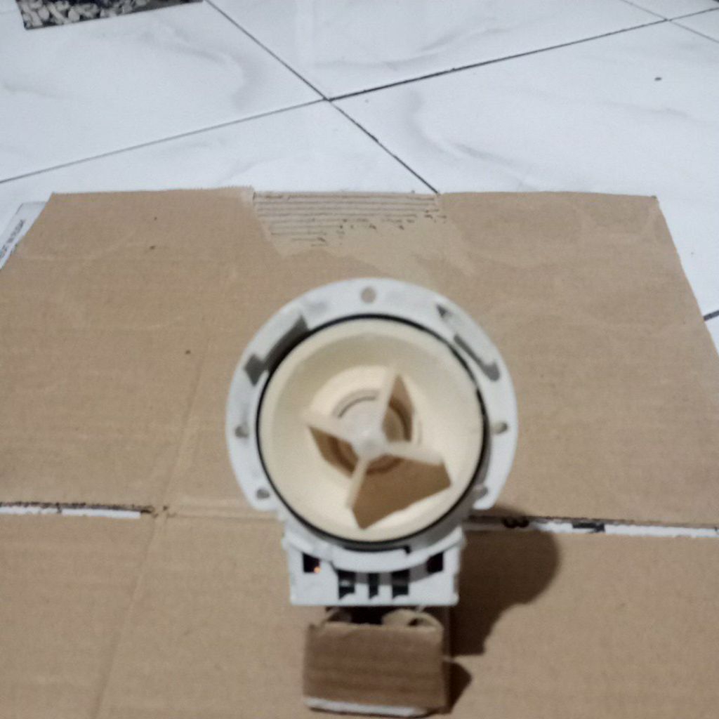 drain motor mesin cuci Electrolux