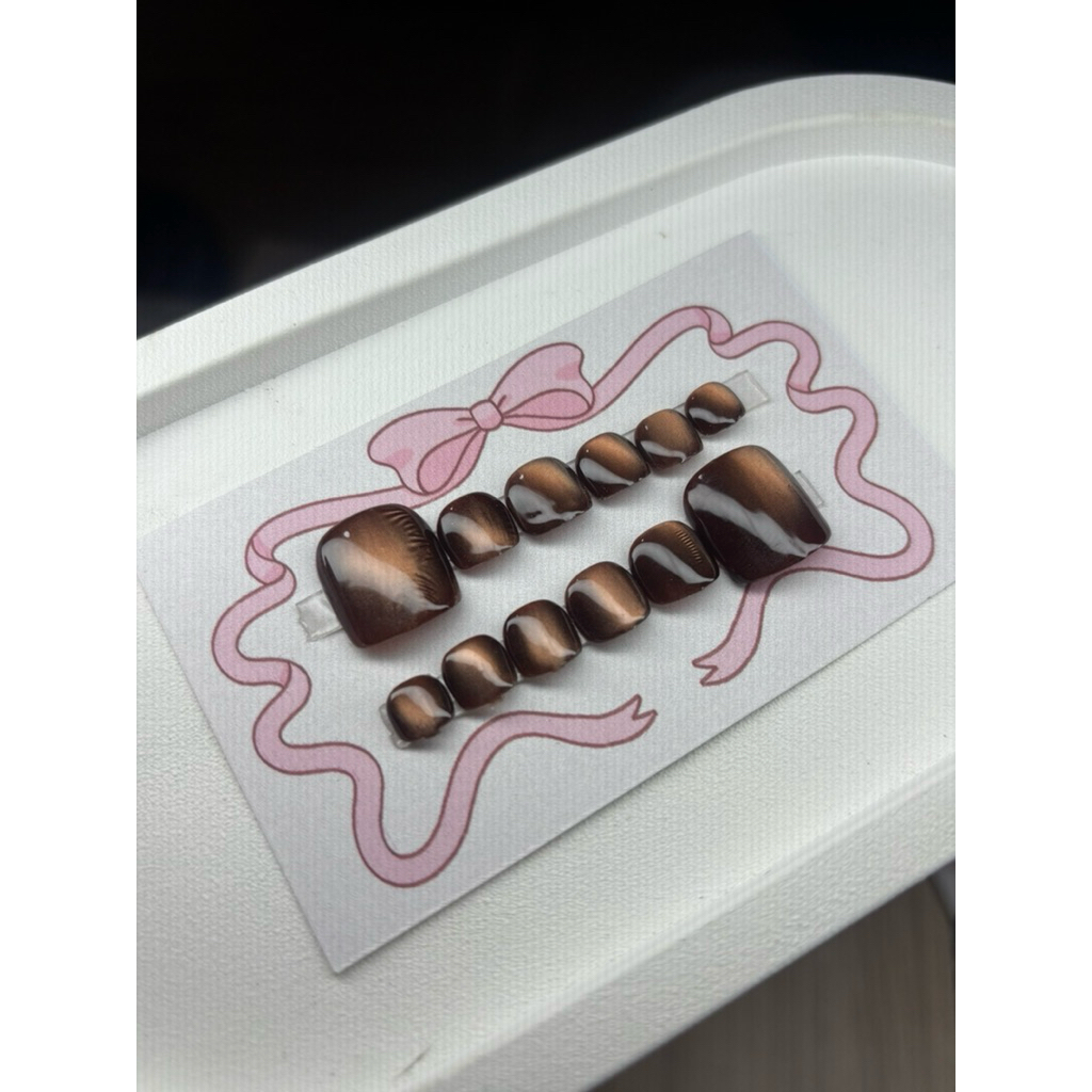 press on nails kaki / fake nails / CAT EYE