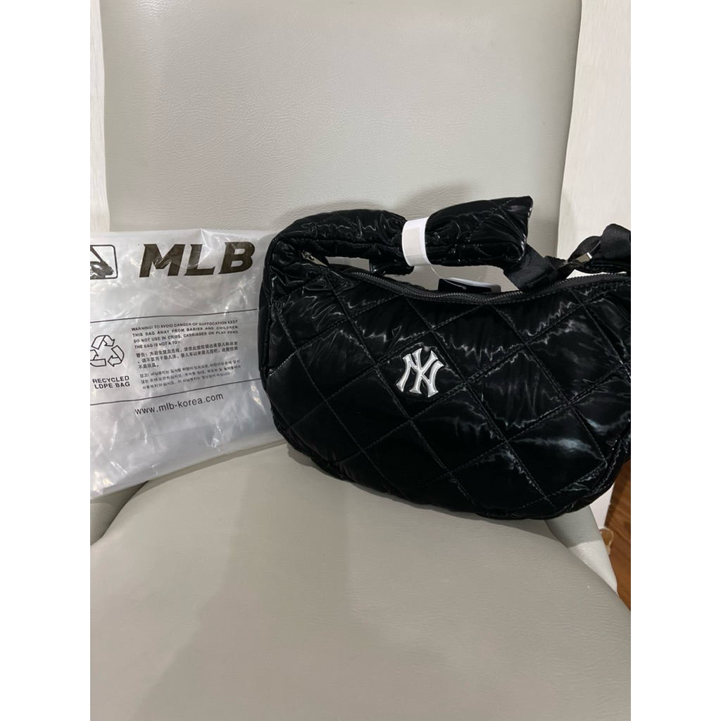 Tas MLB Basic Quilted Luxe Hobo Bag - NY Black