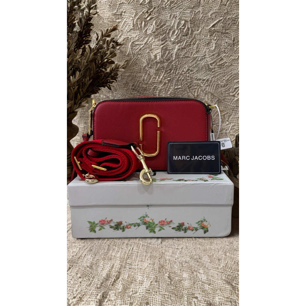 Marc Jacobs Snapshot