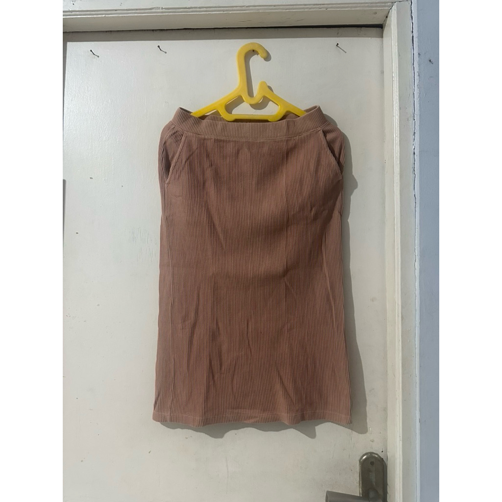 [PERNAH PAKAI] UNIQLO ROK MIDI SPAN PINK PEACH