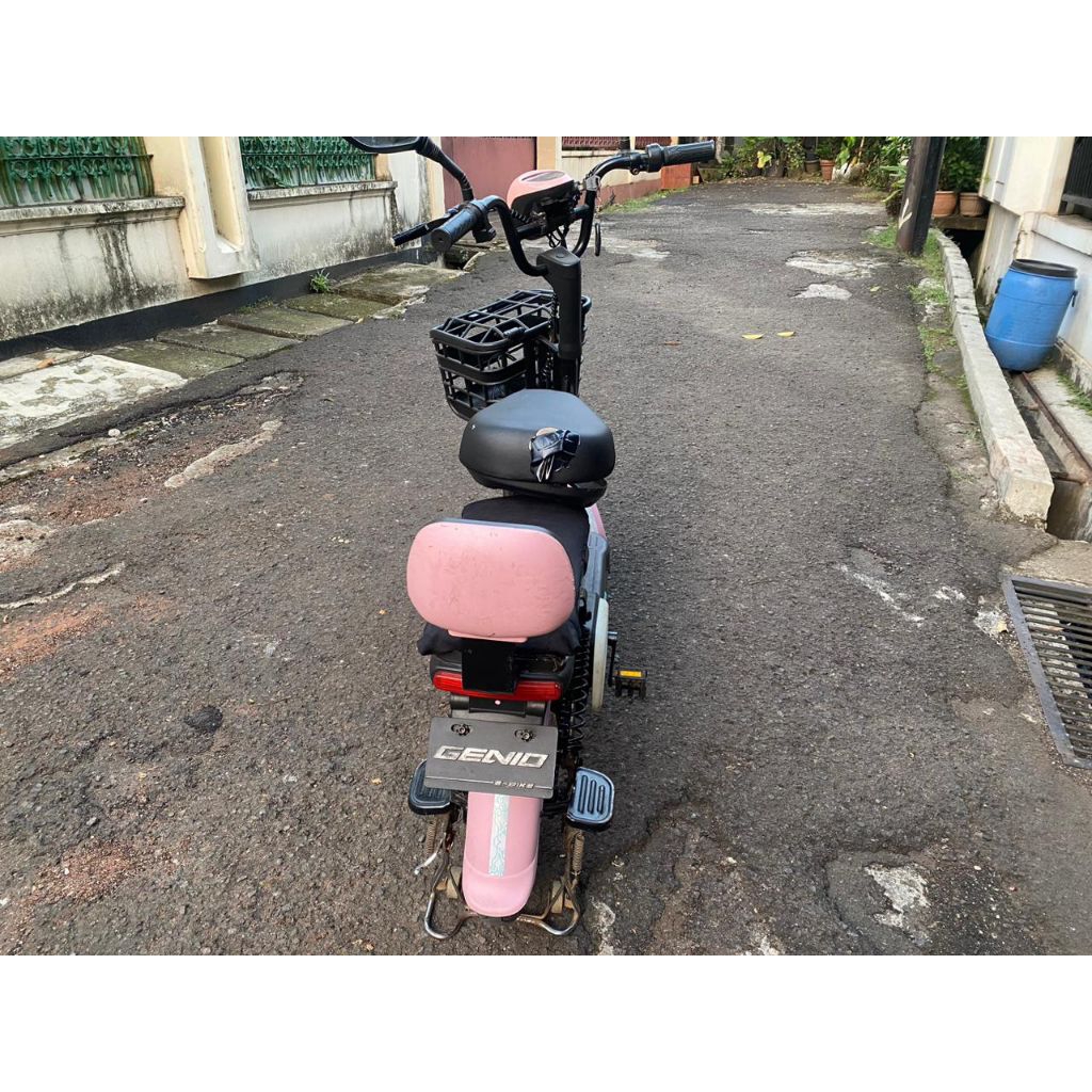 Sepeda Listrik Genio Orby 1.0 Warna Pink Preloved
