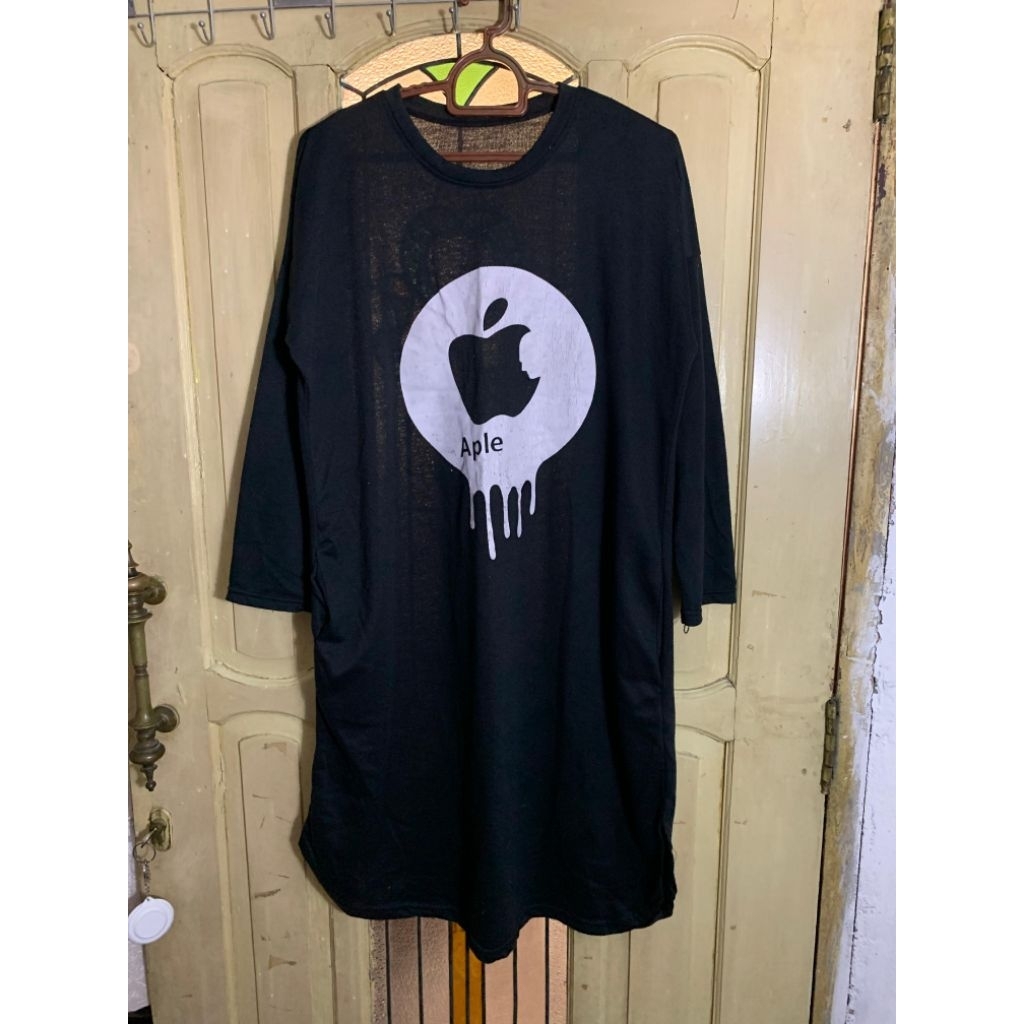 tunik kaos hitam apel
