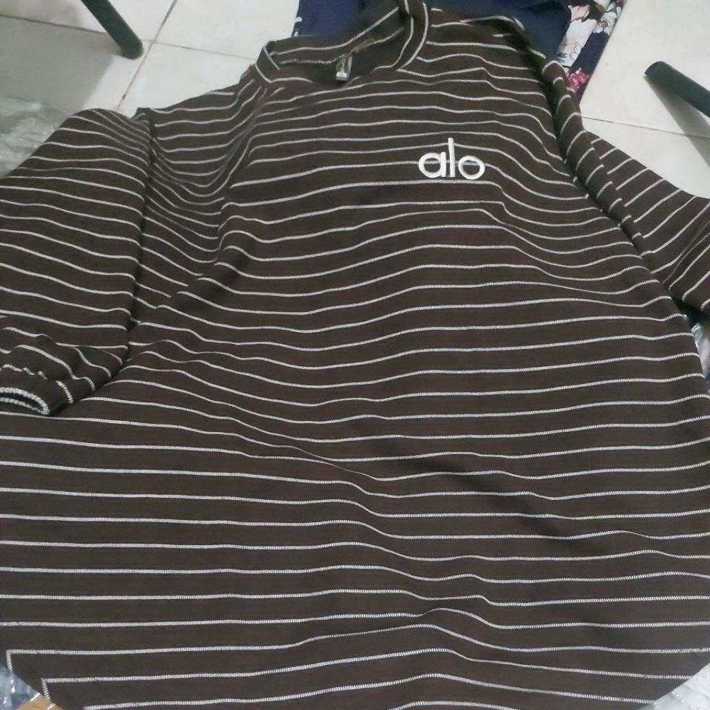 Kaos Atasan salur aquila