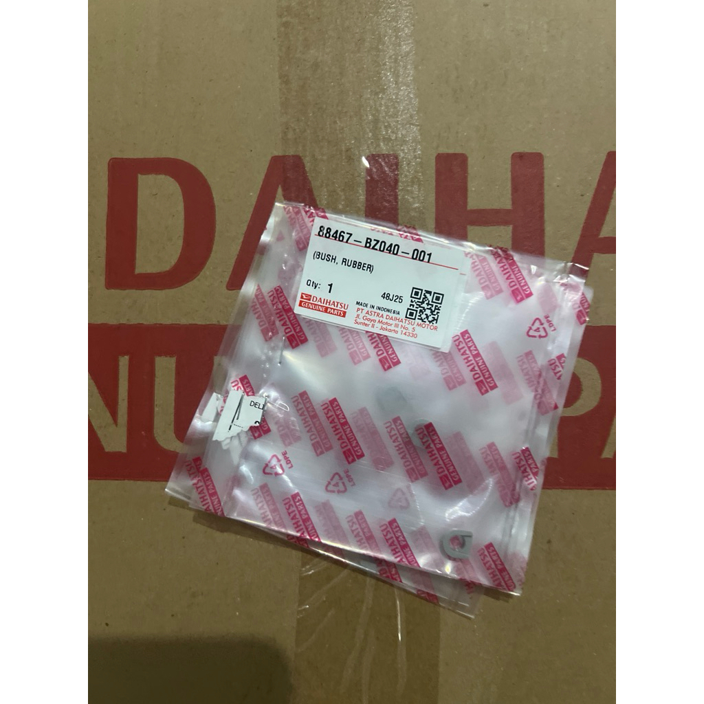 88467-BZ040 klip kisi ac calya sigra belakang