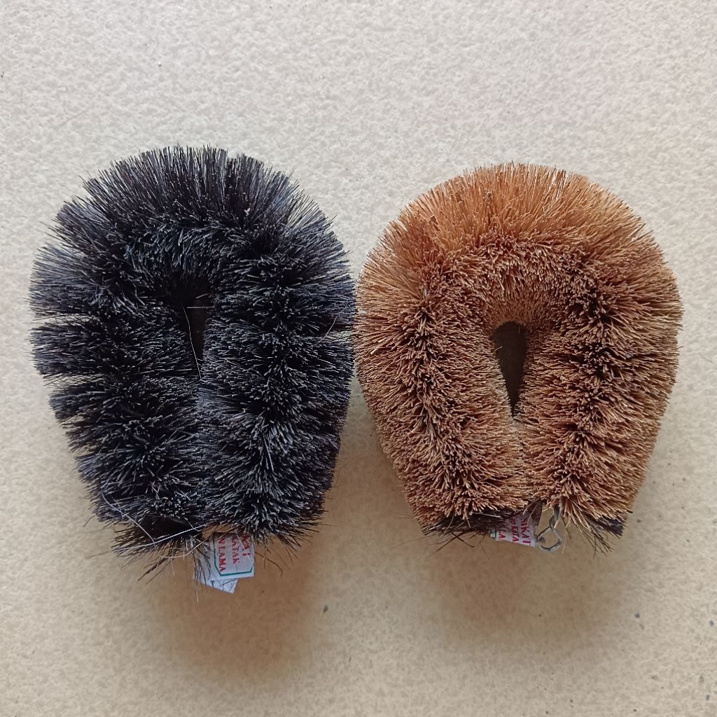 SIKAT BRUSH LANTAI SABUT KELAPA / SIKAT HITAM KAMAR MANDI