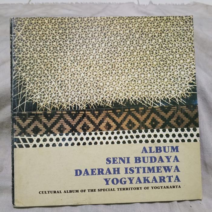 ALBUM SENI BUDAYA DAERAH ISTIMEWA YOGYAKARTA - ORIGINAL LANGKA