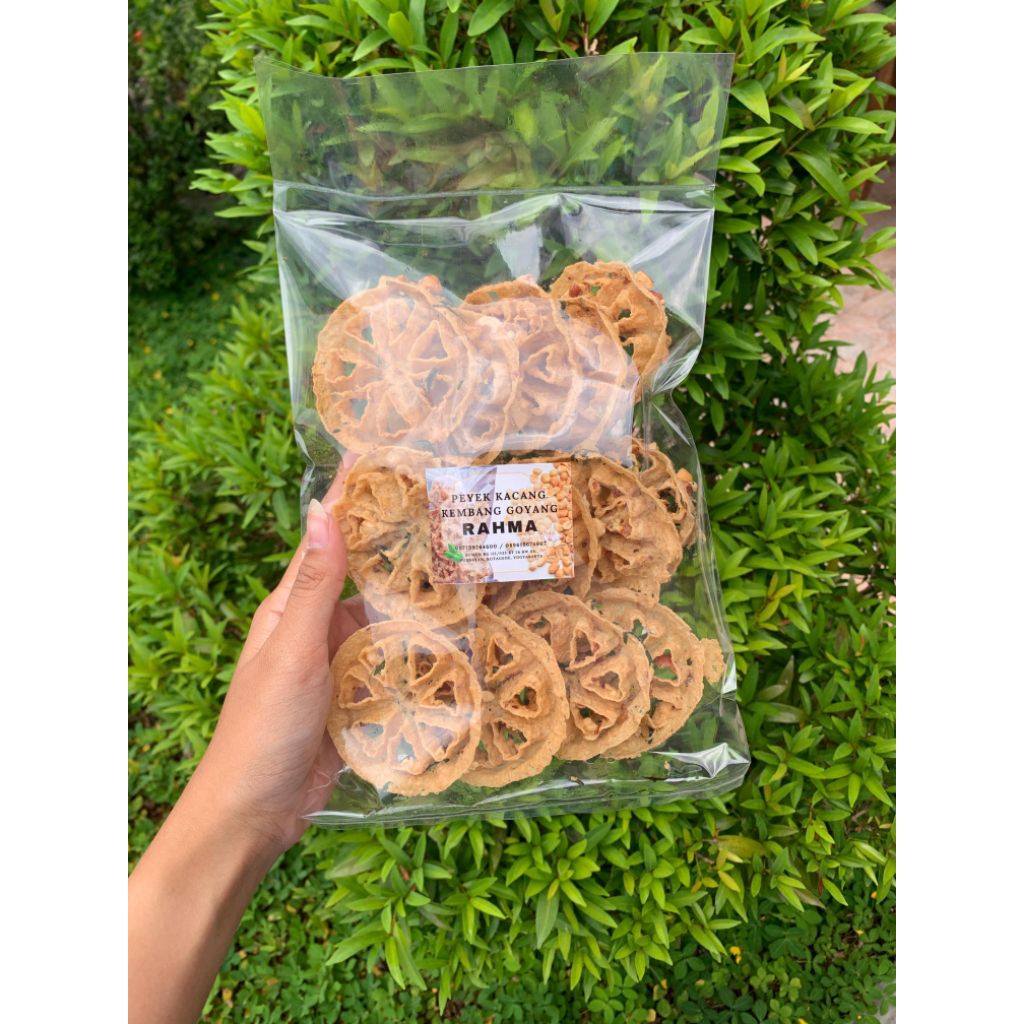 Peyek Kacang Kembang Goyang