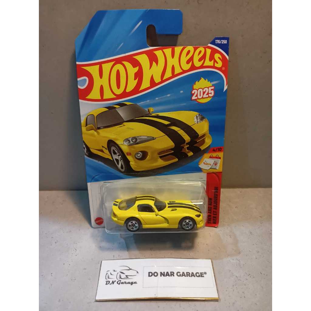 Hotwheels Regular – ’96 Dodge Viper GTS (Kuning Hitam)