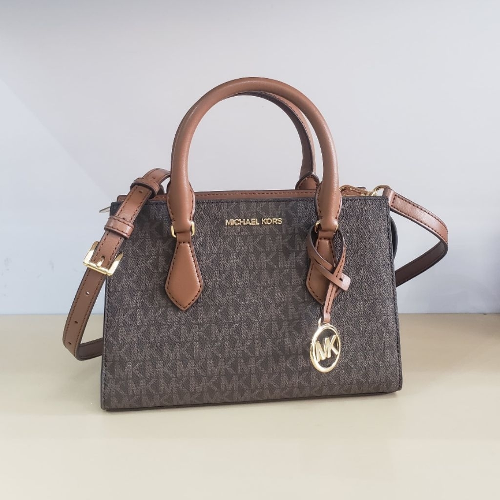 Ready Mk Sheila Small Cz Satchel, 35S3G6HS5B.  23x16x6cm. Brown.