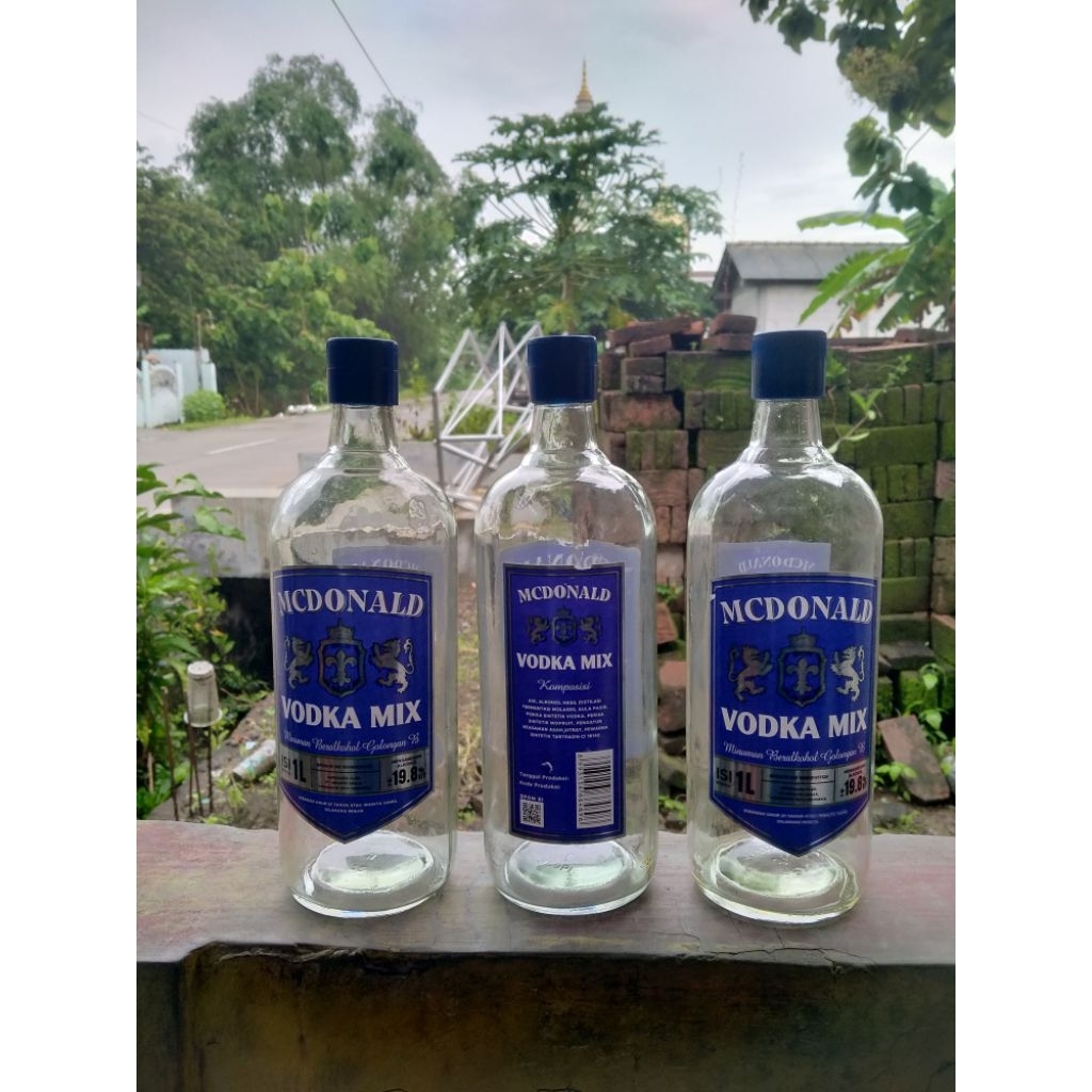 botol kaca mcd vodka 1L/ Botol bensin/ botol kaca