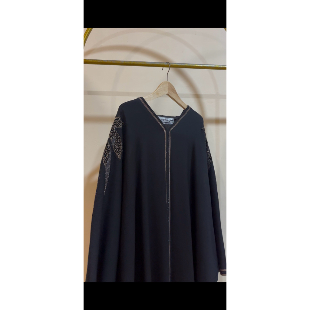 abaya kaftan hitam