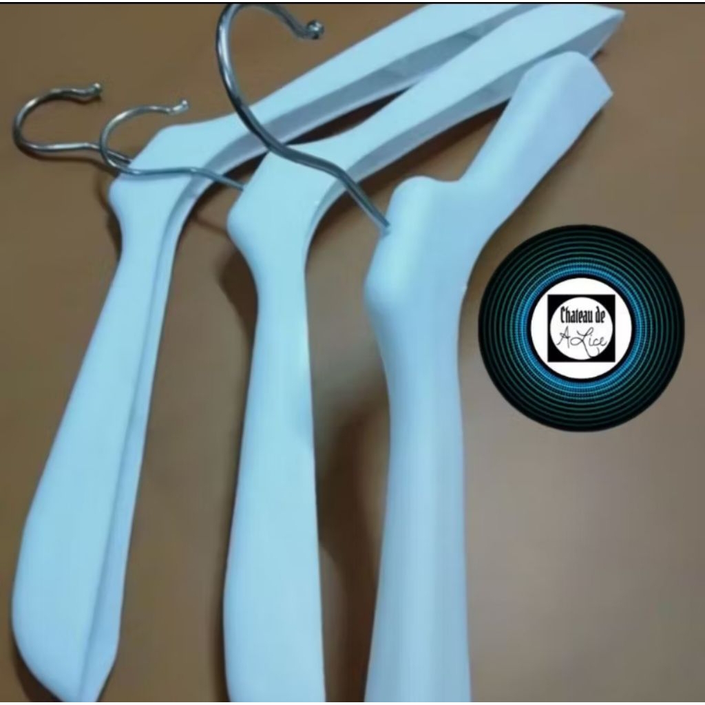 Hanger Baju Distro 282 hitam (1 pcs ) / Hanger 282 Hitam /Hanger Bahu Halus / Hanger Plastik 282