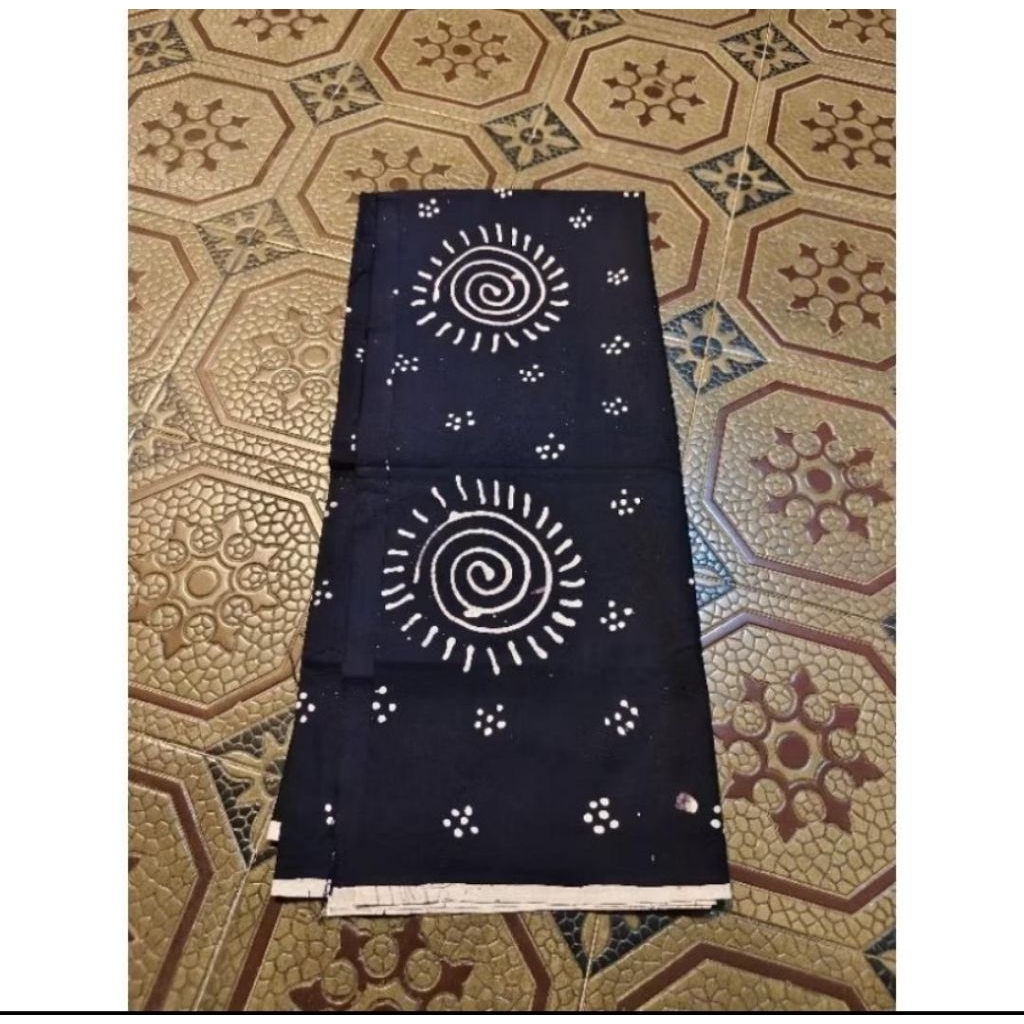 sarung batik lasem monochrome - batik lasem