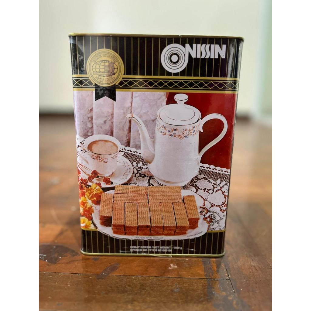 Nissin Wafer Krim Coklat 1400 gr Kaleng Persegi Nissin Wafer Coklat Biskuit Semarang