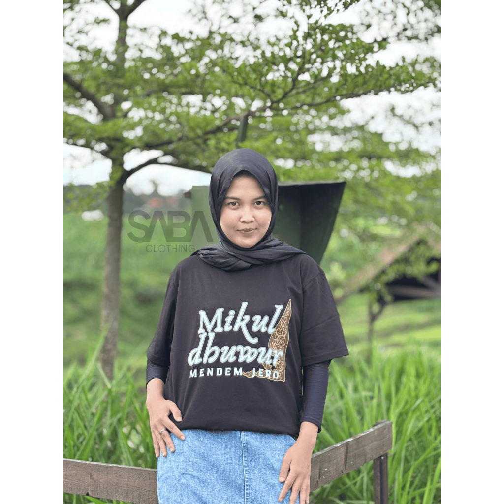 SABA Kaos Hitam Kata Kata Jawa Mikul Dhuwur Mendem Jero Falsafah Jawa Cotton Combed 30s Unisex