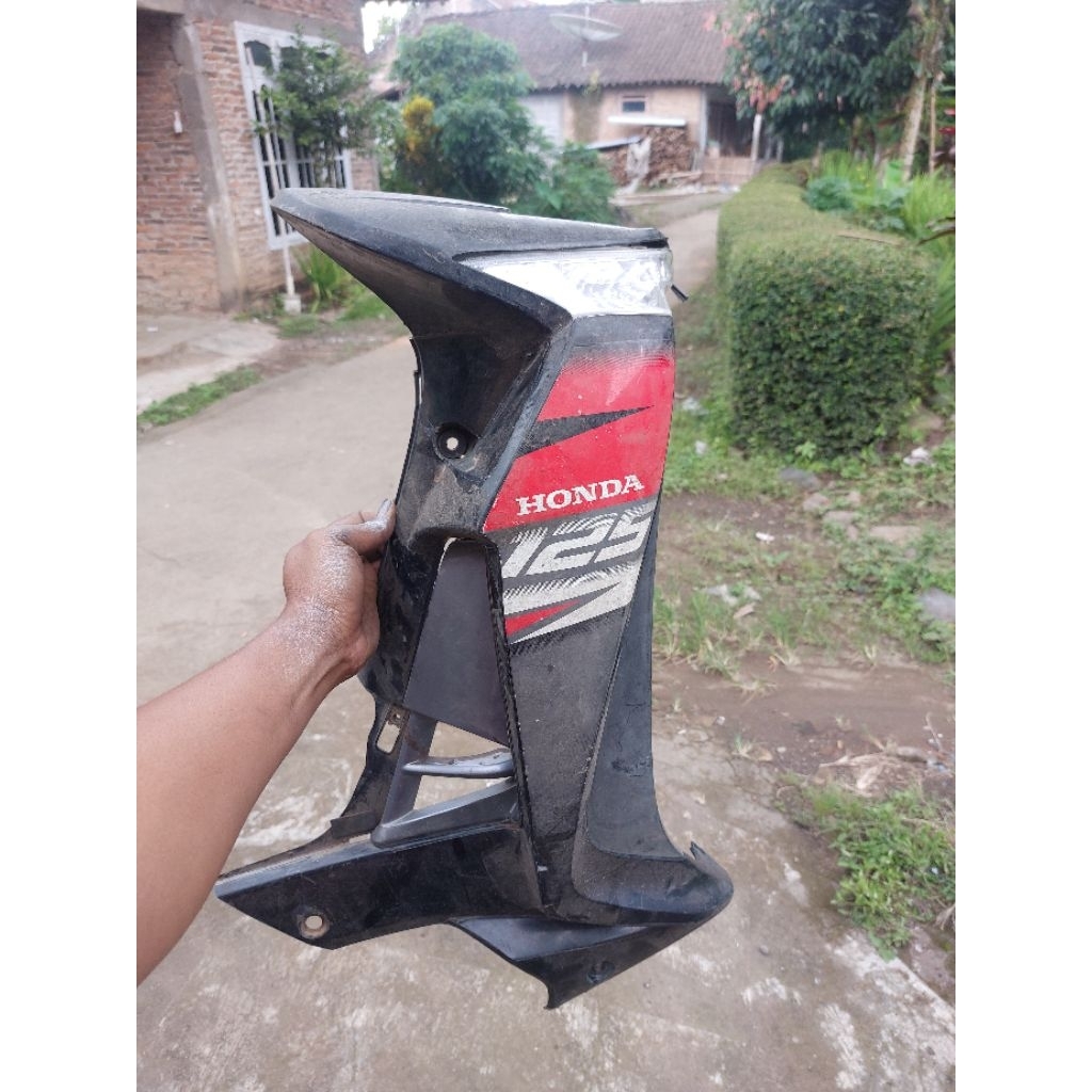 Sayap Supra X 125 Batman Sebelah Kanan Original Bahan