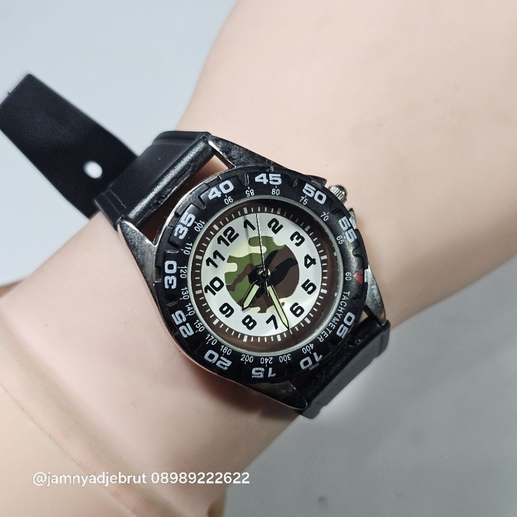 Jam Diver Time Design Camo Dial Bekas