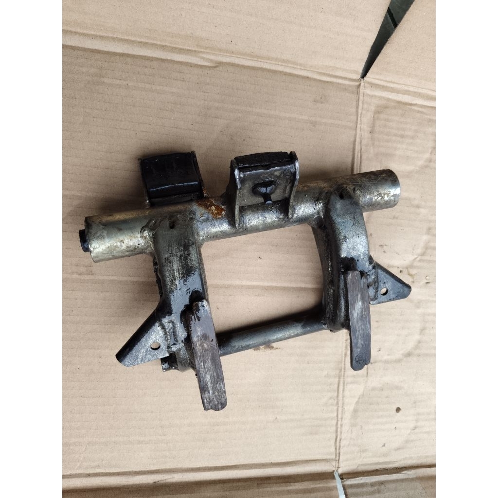 engine mounting vario 125 old KZR/125/150 led old