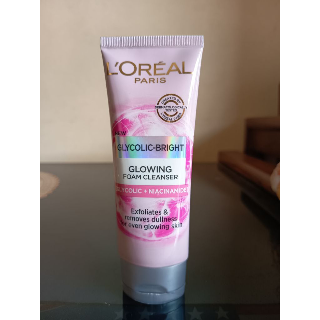 L'Oreal Paris Glycolic Bright + Niacinamide Pembersih Wajah Facial Foam Glowing Cleanser 100 ml Lore