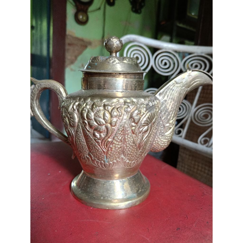 teko antik kuno Kuningan motif detail