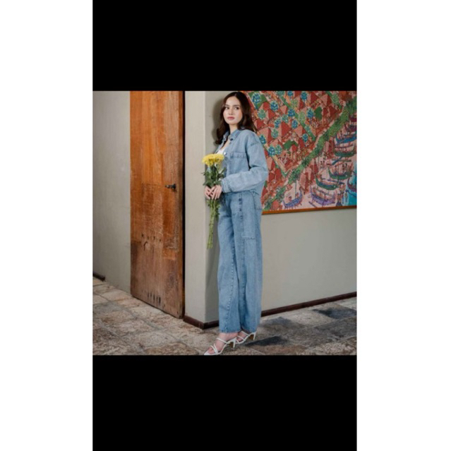 This is April x Syifa Hadju - Barrel Denim Pants (Preloved)