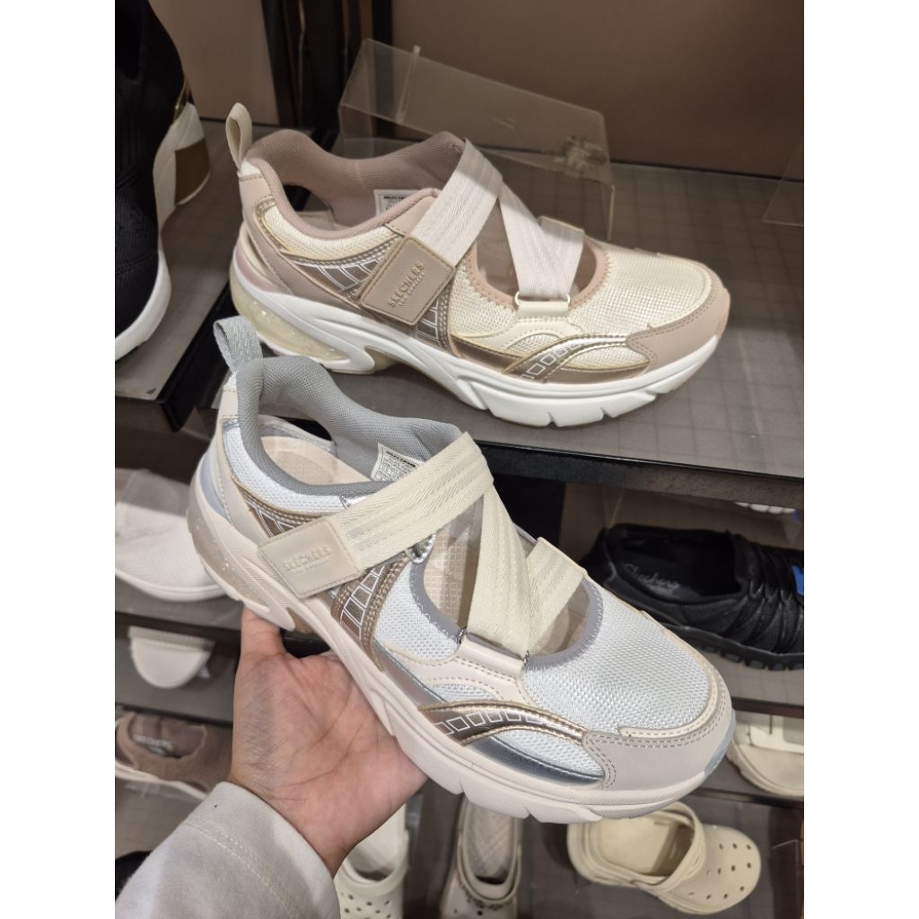 Skechers women sneakers