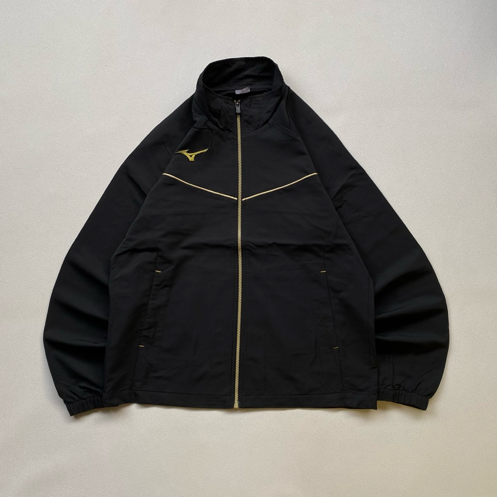 jaket windbreaker mizuno