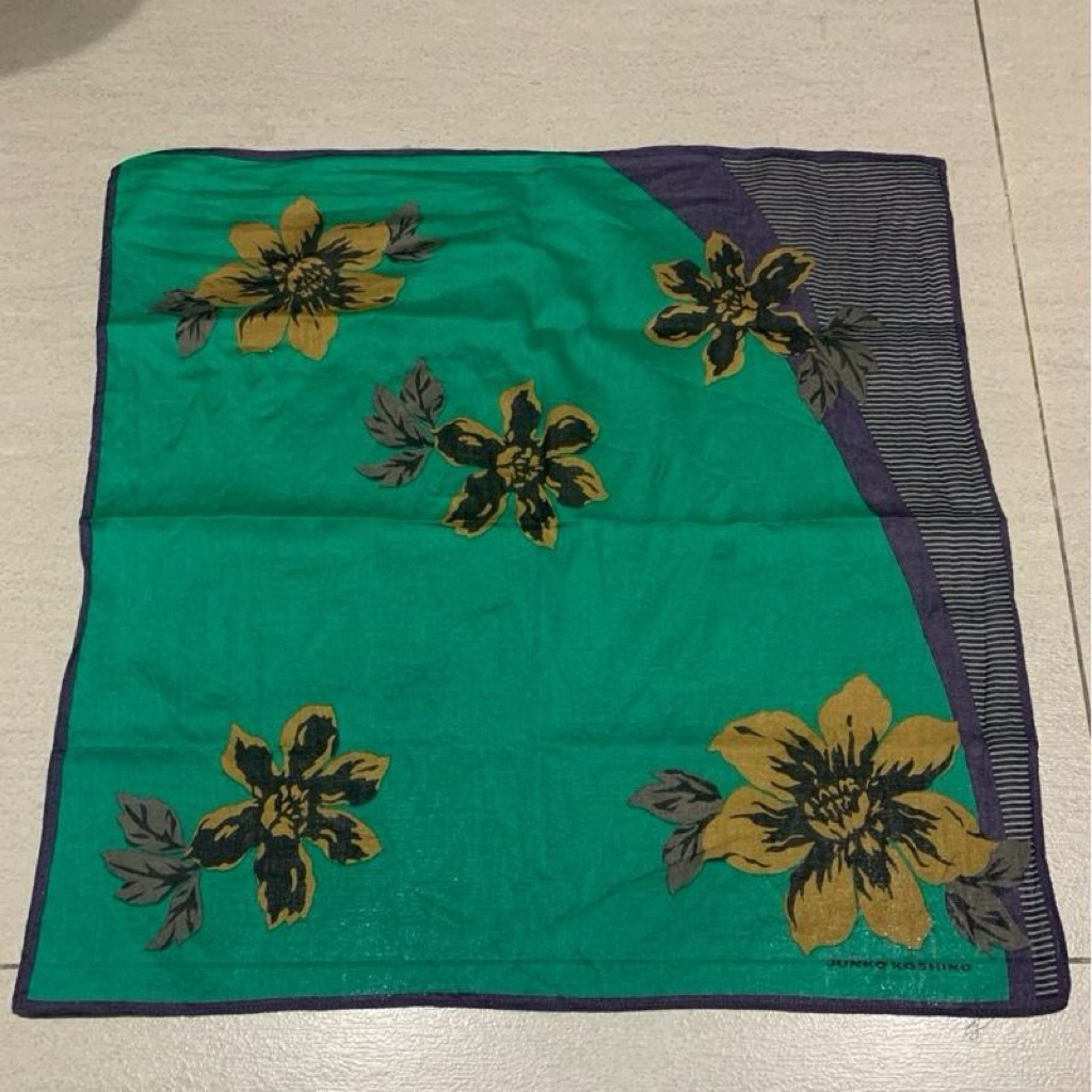 Saputangan Wanita Motif Bunga Hijau Junko Koshino Katun Lembut Import