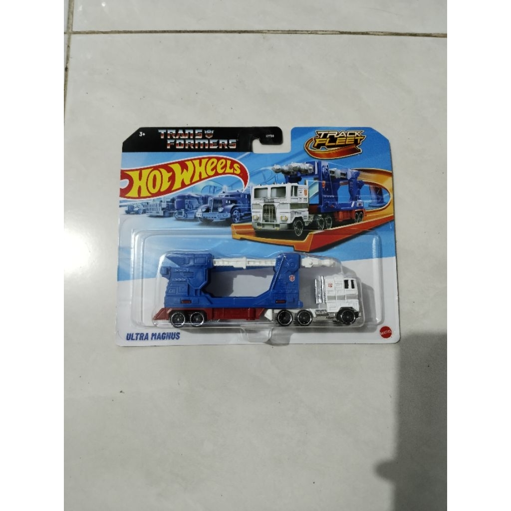 hotwheels transformers ultra magnus
