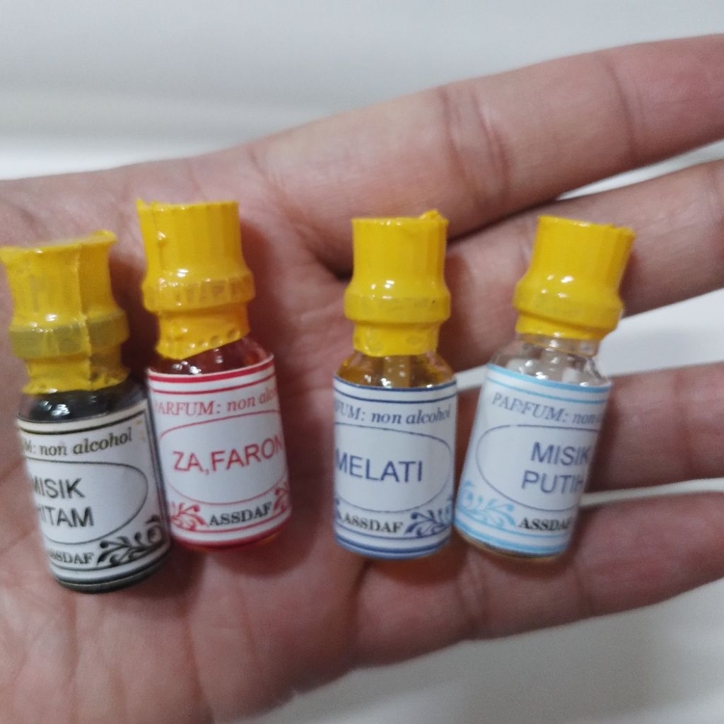 parfum 1 set 4 pcs (melati,m.putih,m.hitam,jafaron)