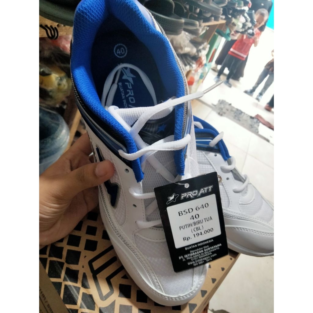 sepatu pro att BSD 640 putih biru