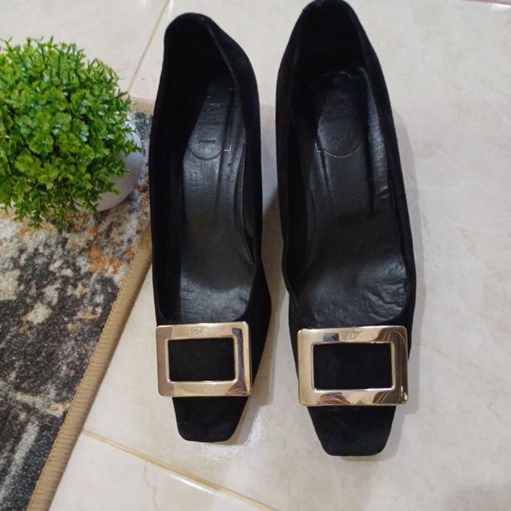 Sepatu wanita Roger vivier.Prelove