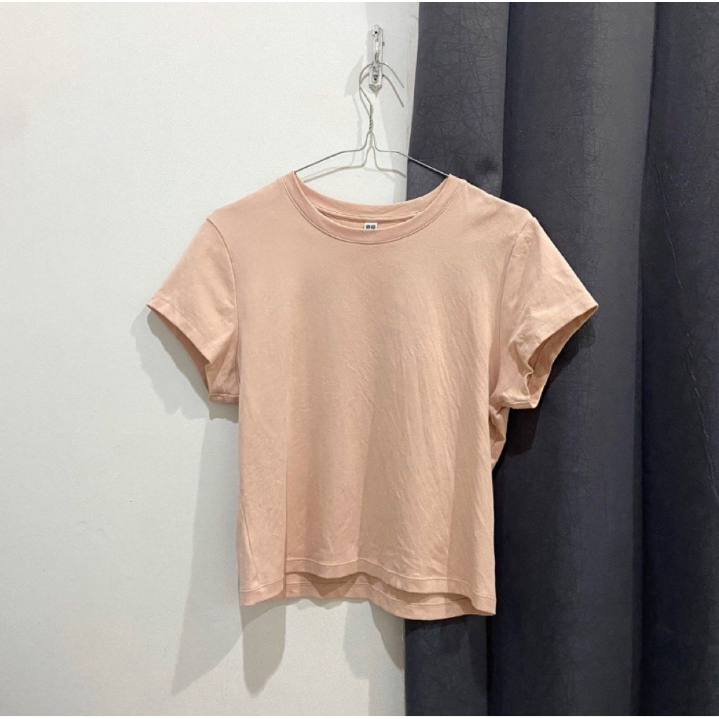 UNIQLO basic pink mini tshirt preloved