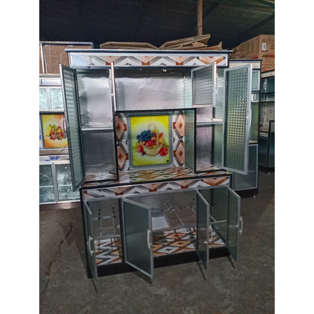 rak piring 4pintu bahan full alumunium dan kaca