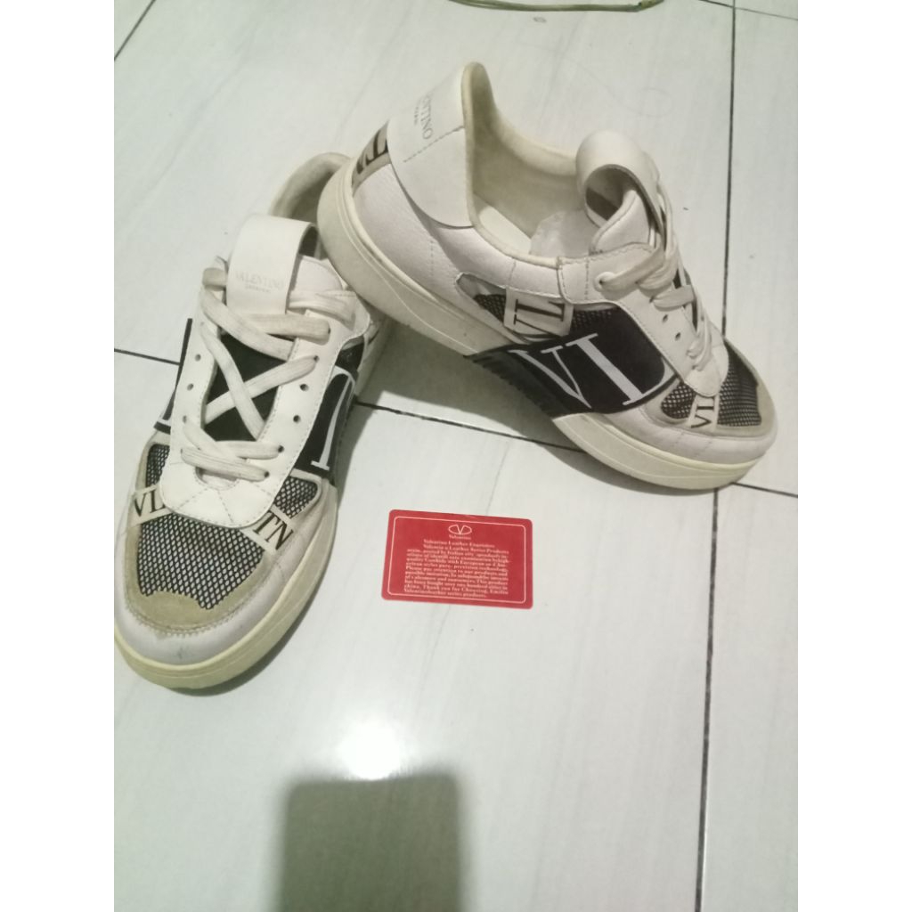 Sepatu VALENTINO GARAVANI original