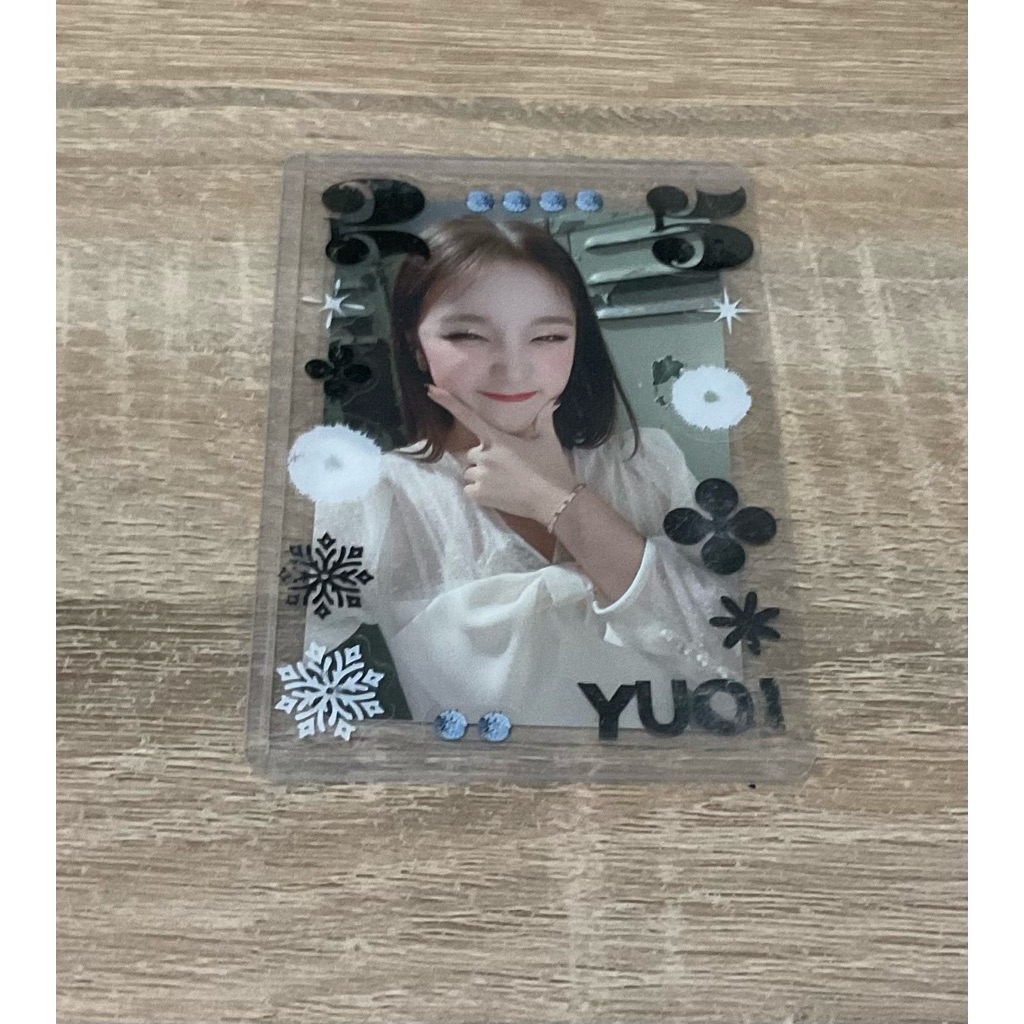YUQI PHOTOCARD I BURN OFFICIAL