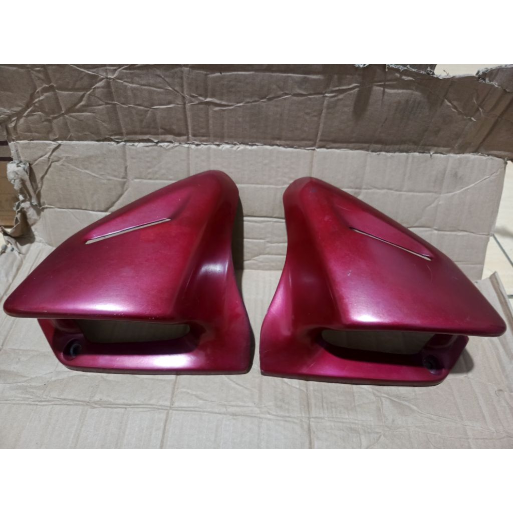 Kupingan Sayap Tangki Tiger 2000 Original Copotan Merah