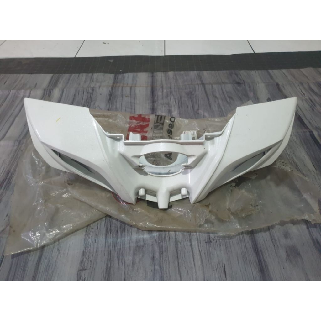 Batok Depan Yamaha Xeon Karbu Putih Original 44D