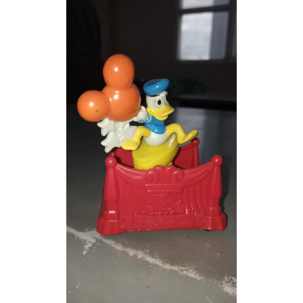 Figure Disney Mainan Bekas donald duck donal bebek