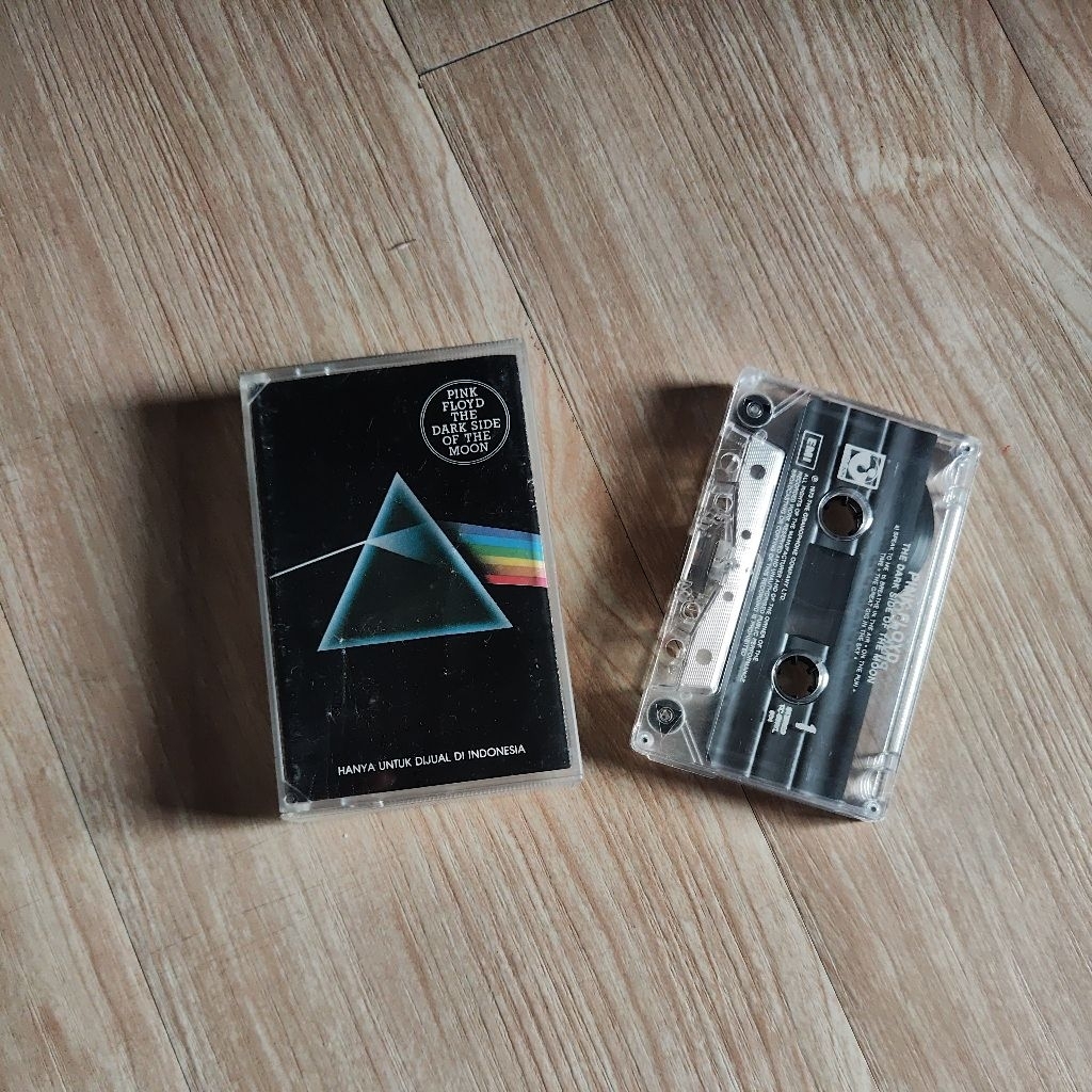 Kaset Pita Pink Floyd - Dark Side Of The Moon Original Used Mulus