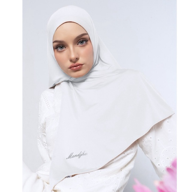 Hijab Mandjha Sheila Bergo by Ivan Gunawan