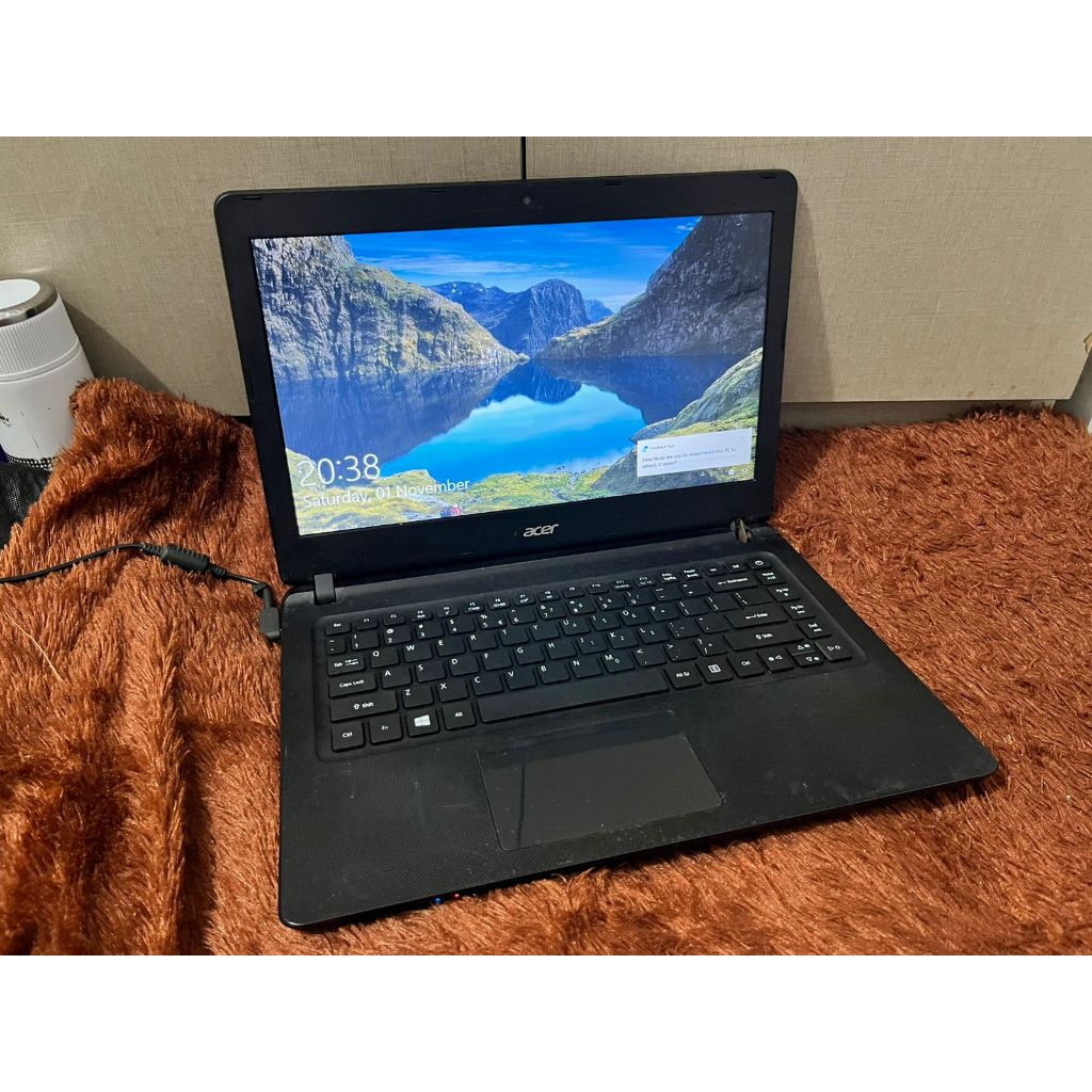 Laptop acer aspire es1-432 hitam  Windows 10 64bit Intel celeron n3350 1.1Ghz 4gb ram 256gb ssd Uk 1