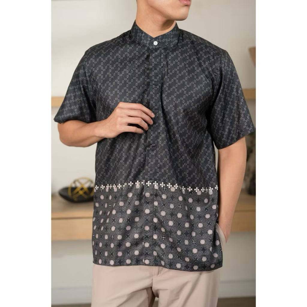 Wearing Klamby Siara Shirt Men Koko dewasa monogram wearing klamby