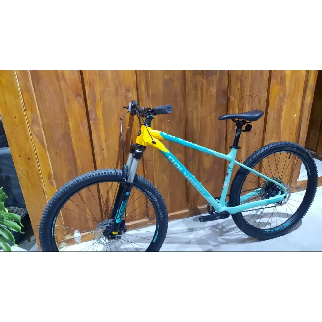 Sepeda Polygon Xtrada 7 tahun 2021 size M27.5