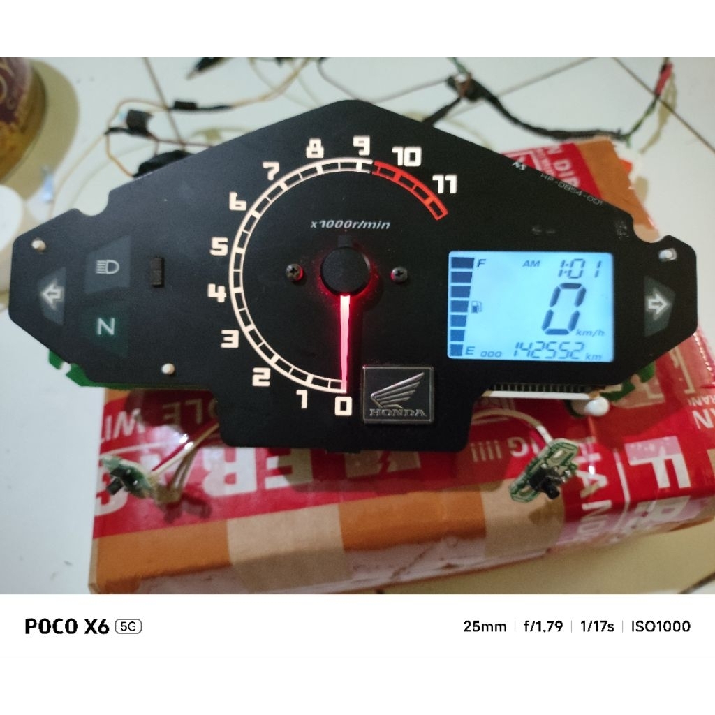 mesin Speedometer spidometer Oddometer Honda Megapro  new monoshock original copotan