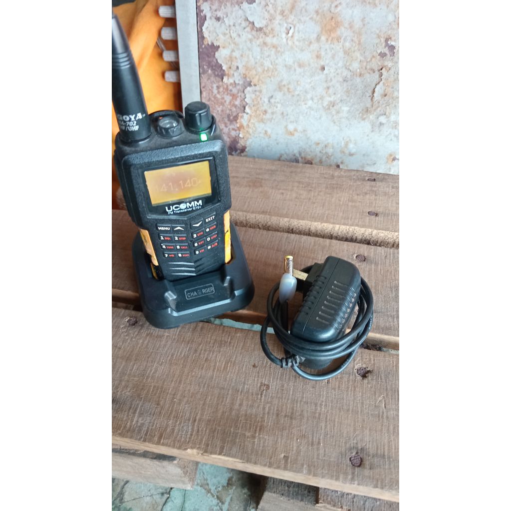 ht dobel vhf dan uhf and ucom