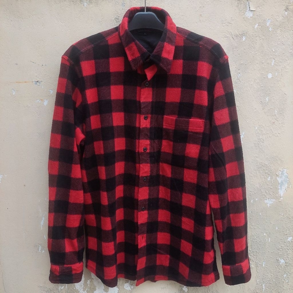 flannel uniqlo merah bahan tebal