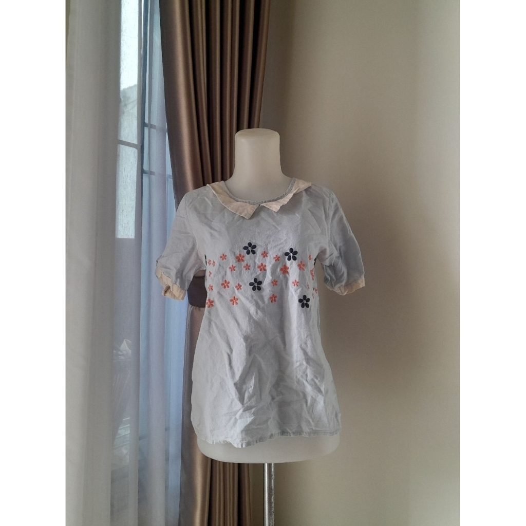 Blouse Bunga Bordir, Blouse Kerah